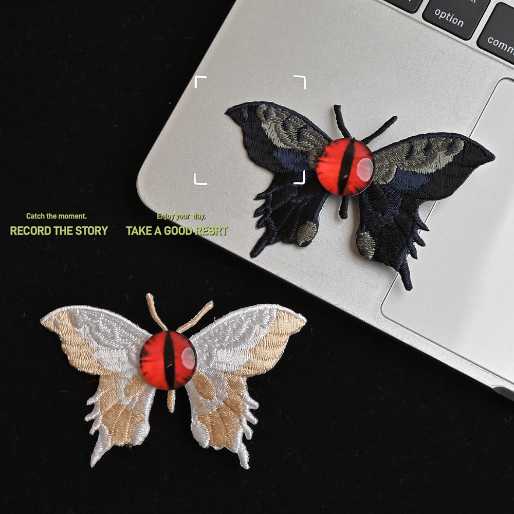 Embroidery Gothic - 짙은 고딕 스타일의 붉은 눈 자수
