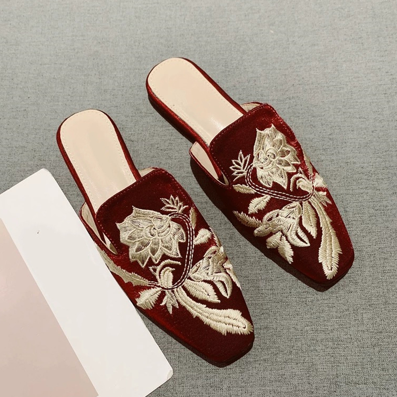 Embroidery Designer - 2026 새로운 여성 신발 레트로 자수