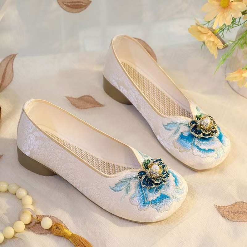 여성 낮은 굽 자수 천 신발 봄 여름 새로운 중국 스타 - Embroidery Cloth 리뷰 및 가격