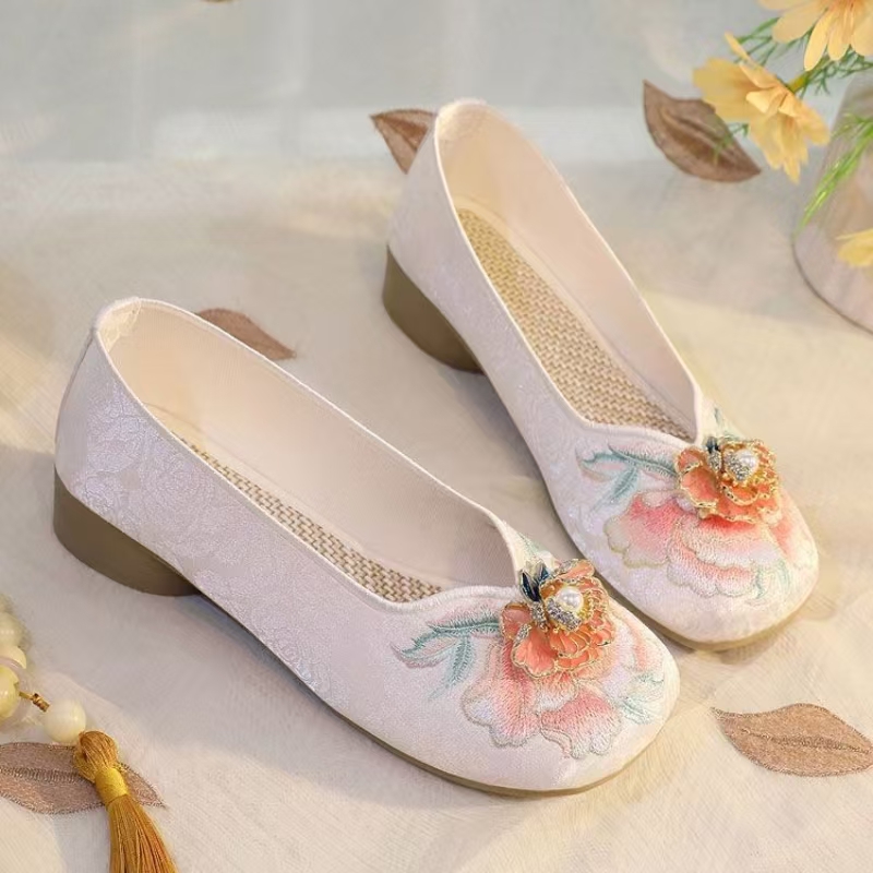 여성 낮은 굽 자수 천 신발 봄 여름 새로운 중국 스타 - Embroidery Cloth 리뷰 및 가격